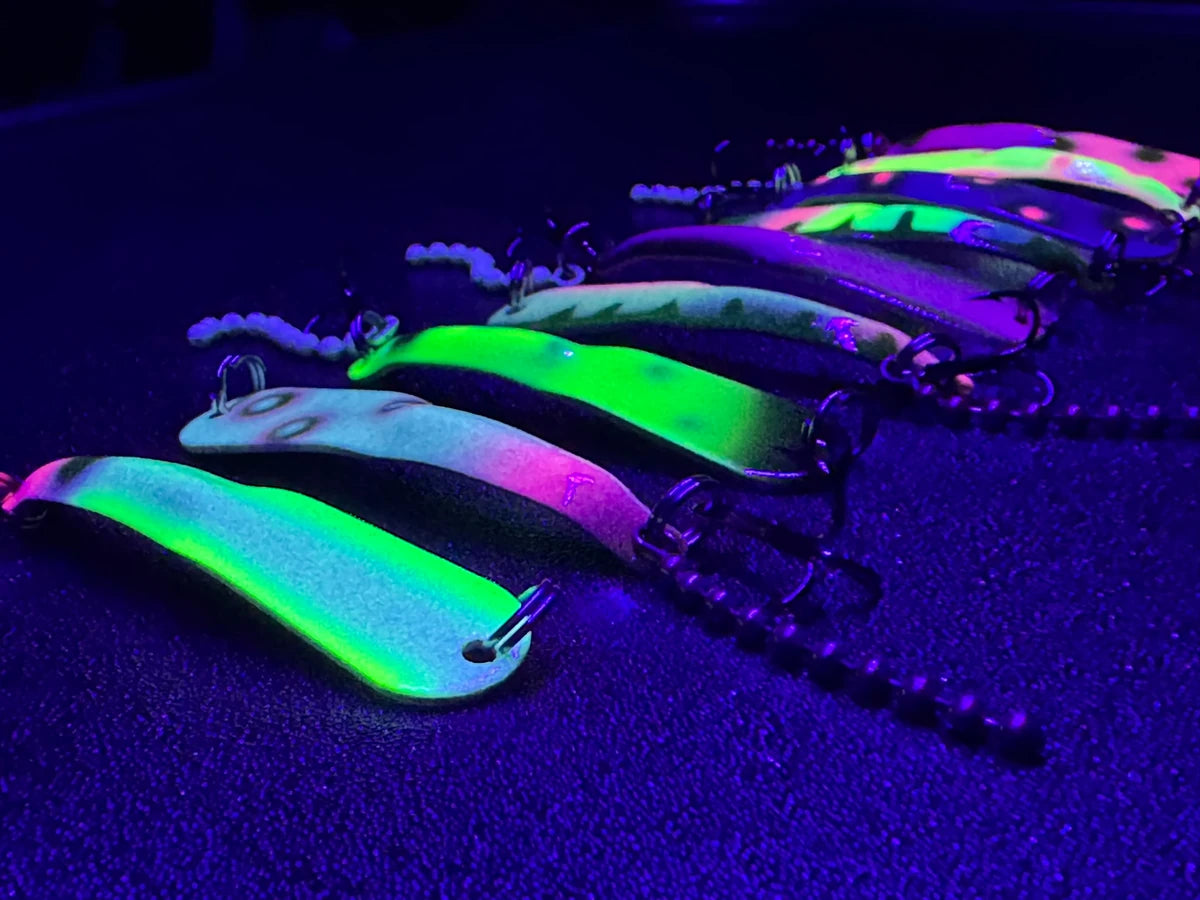 Glow-in-the-dark – Iron Decoy
